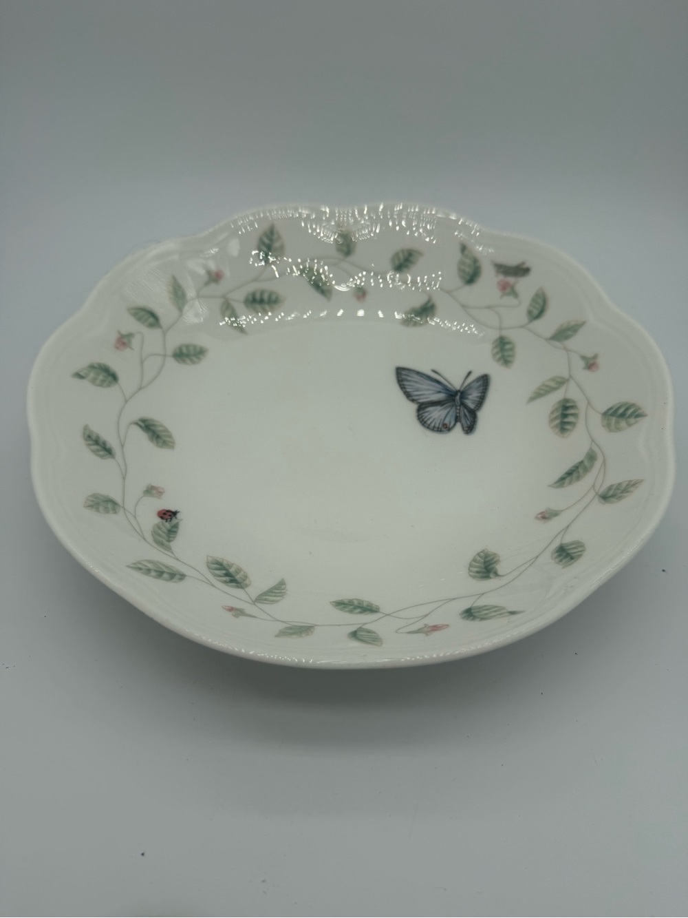 Butterfly Meadow Lenox Pasta Bowl Louise Le Luyer Scalloped Ladybug Vines 8.75"